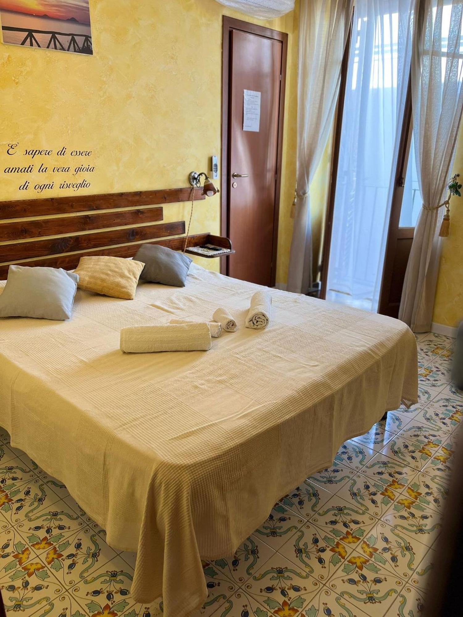 Casa Vacanze Central Cincotta Lipari  Exterior photo