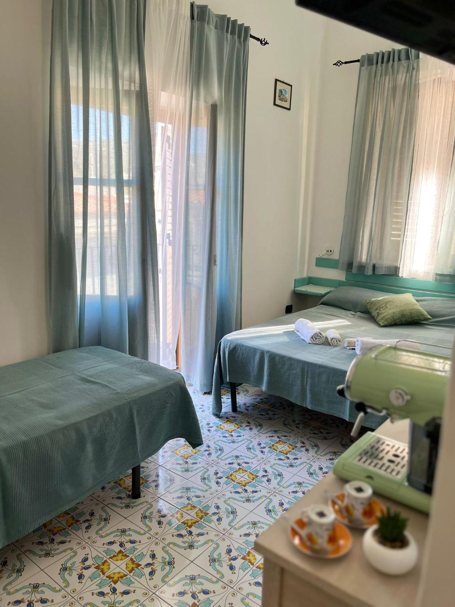 Casa Vacanze Central Cincotta Lipari  Room photo