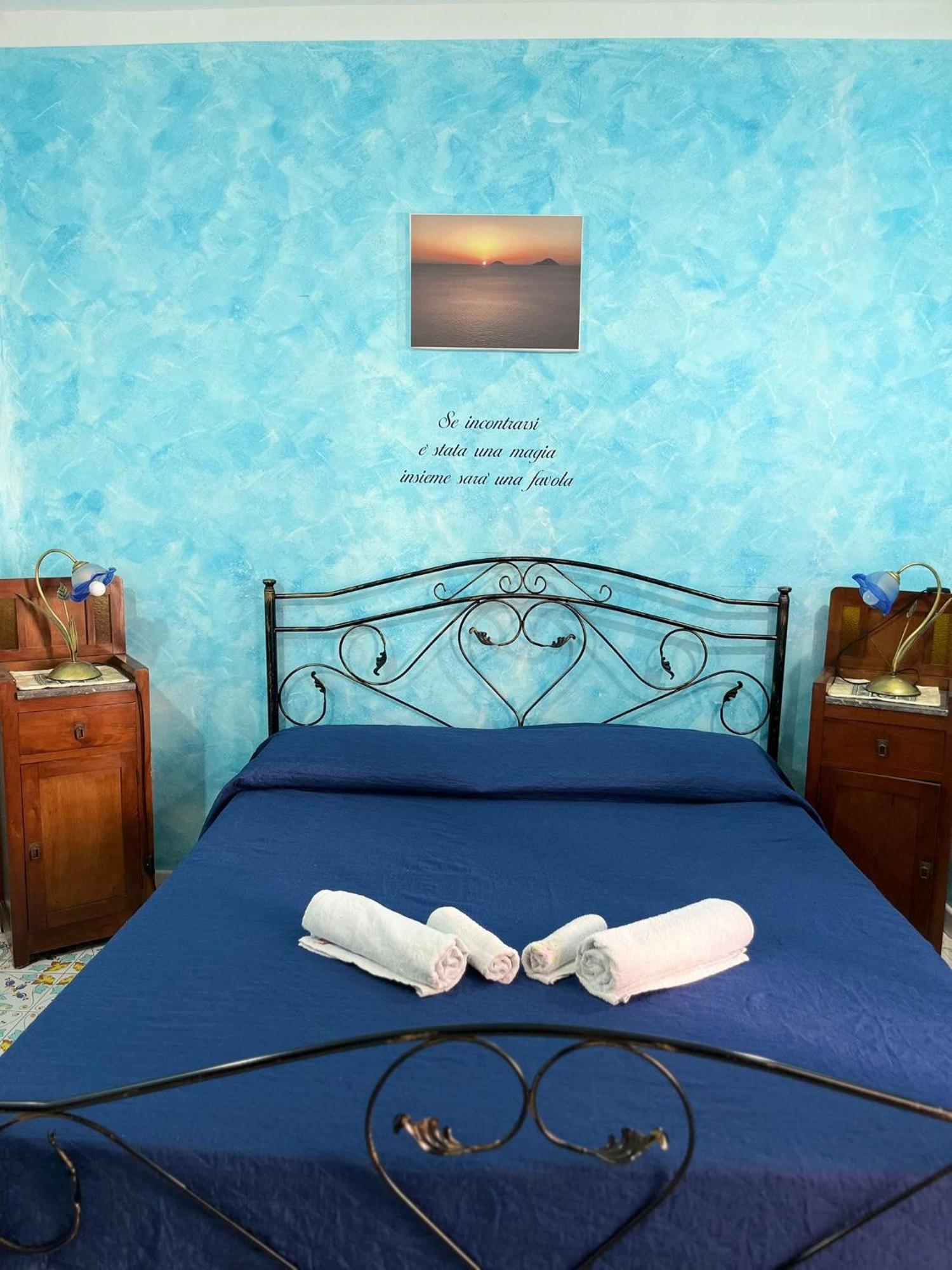 Casa Vacanze Central Cincotta Lipari  Room photo