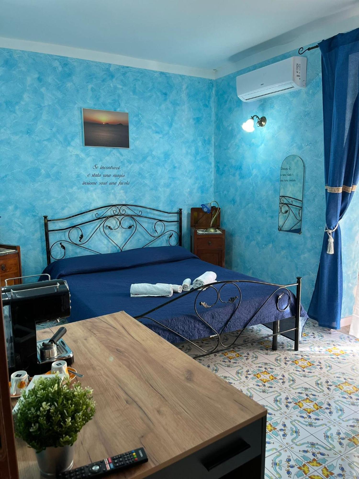 Casa Vacanze Central Cincotta Lipari  Exterior photo